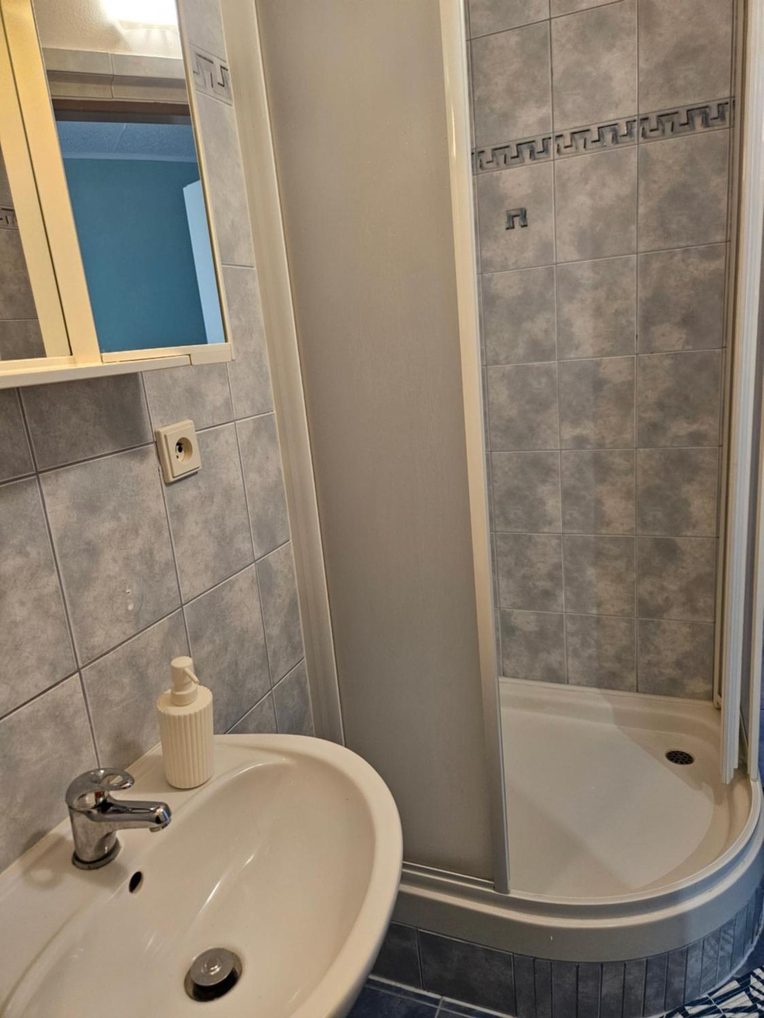 Guest House Pod Lesem Merklin 외부 사진