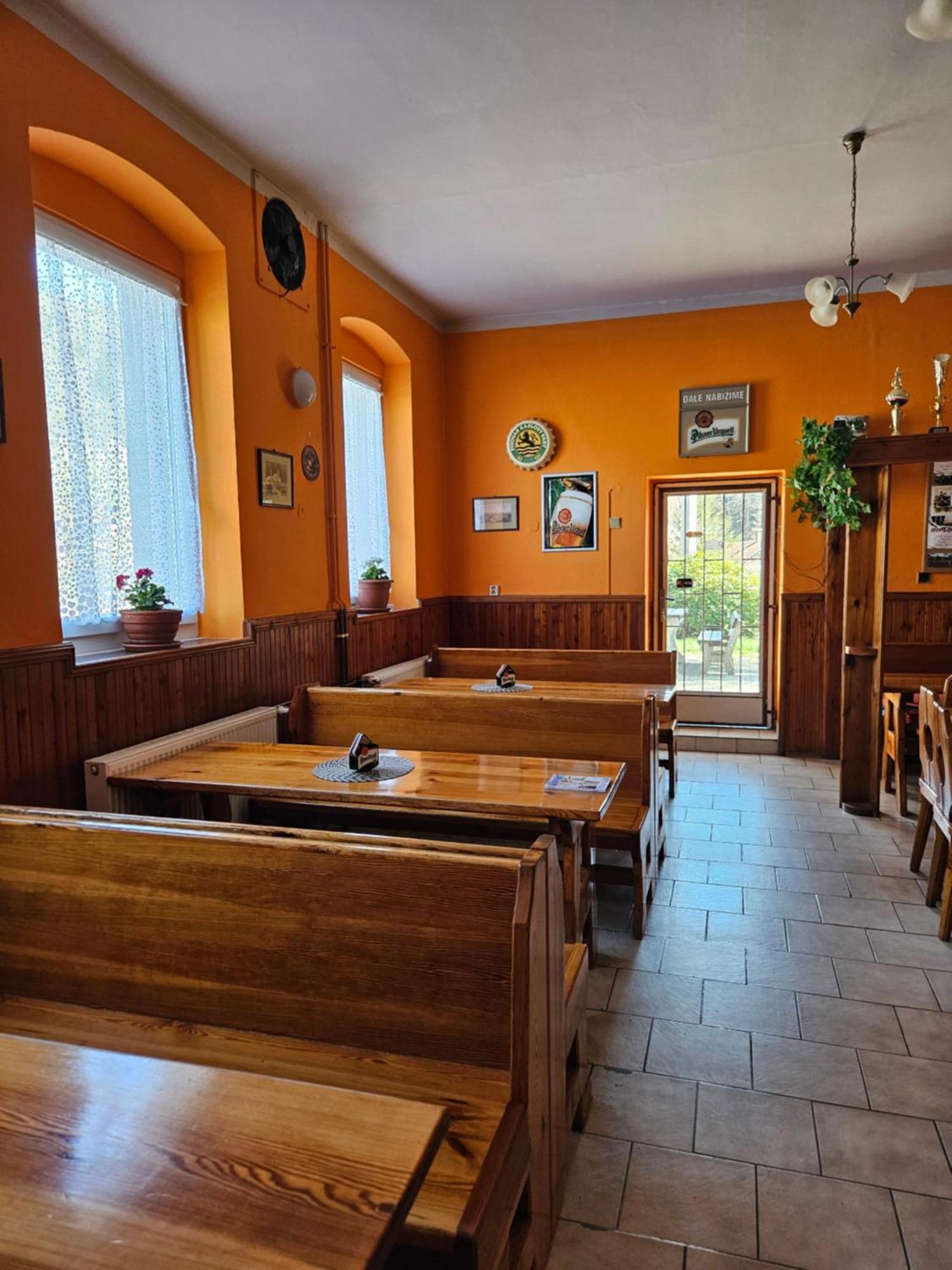 Guest House Pod Lesem Merklin 외부 사진