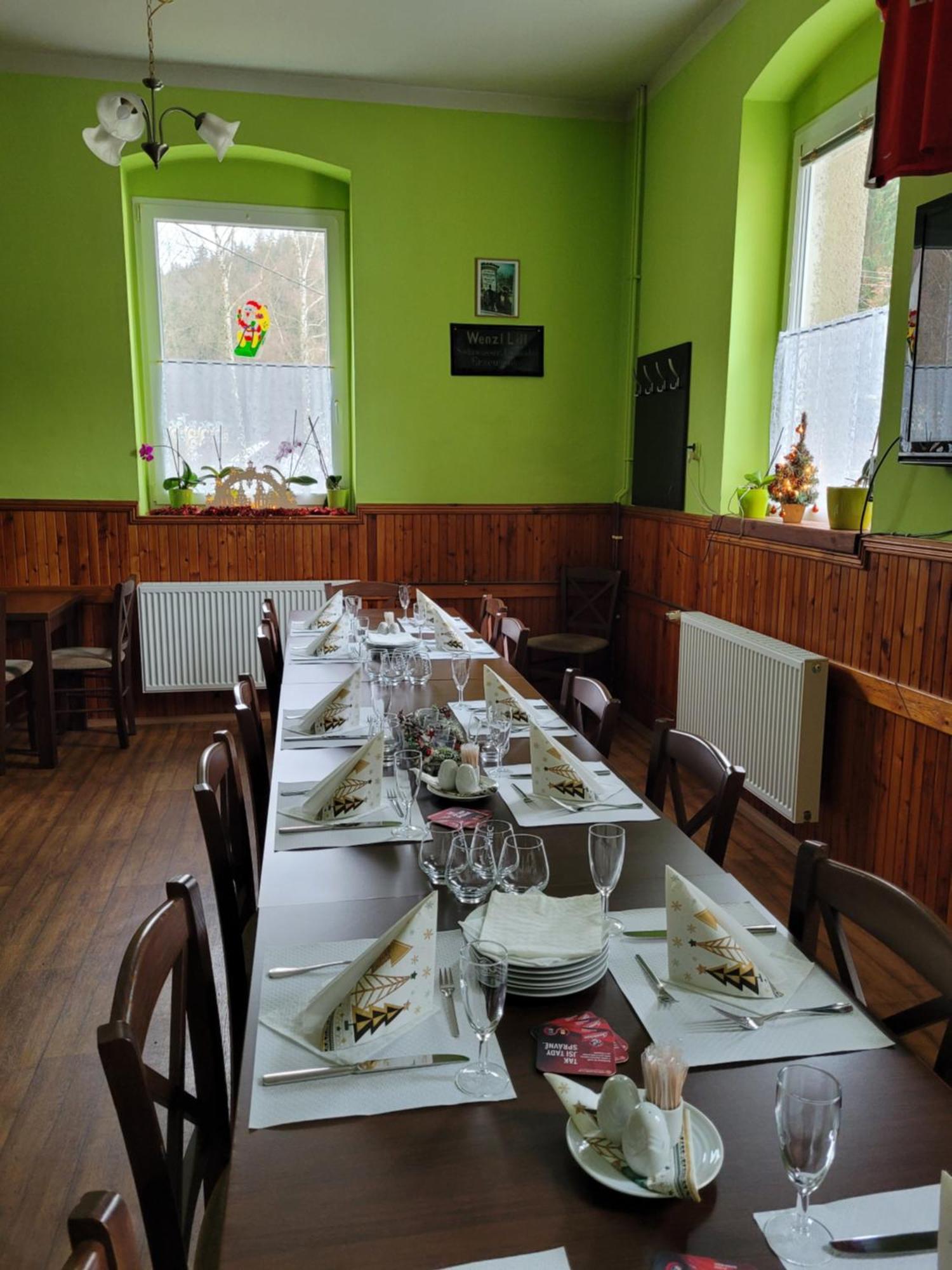 Guest House Pod Lesem Merklin 외부 사진